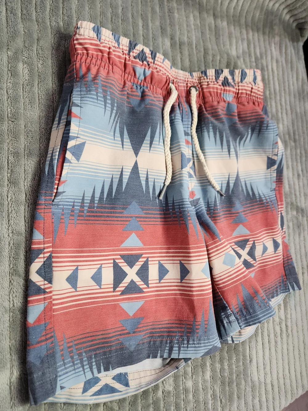 Faherty Board Beacon Shorts youth 6 Blue Southwestern Aztec Print Swim Trunks